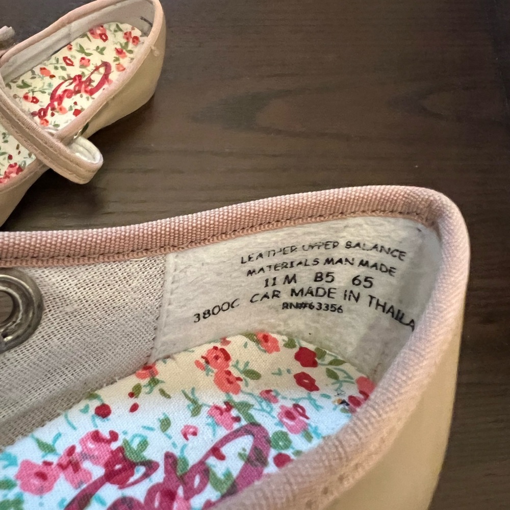 Capezio tap shoes kids / caramel